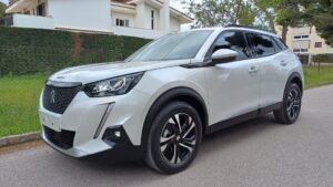 Peugeot 2008 2021 1.2 PURETECH ALLURE -CAMERA